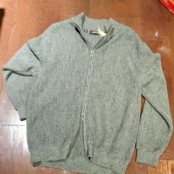 NWT PAUL STUART 100% ALPACA  CARDIGAN SWEATER SIZE LARGE - Picture 2 of 13